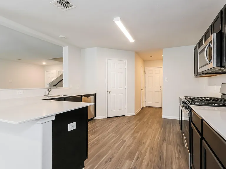 2451 Gibbs Bend Ct — Photo 5