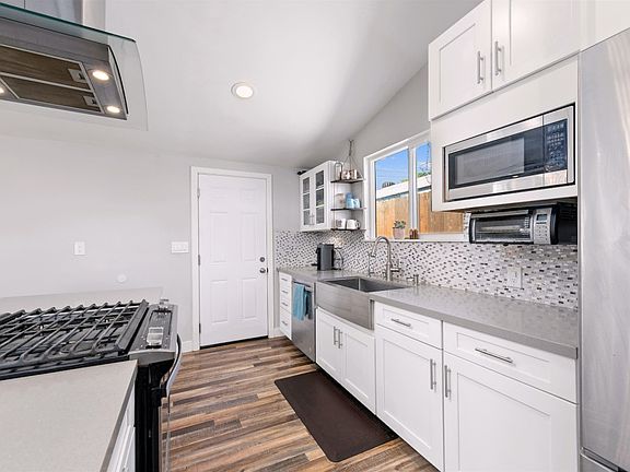 5th image of 3365 Dorchester Dr