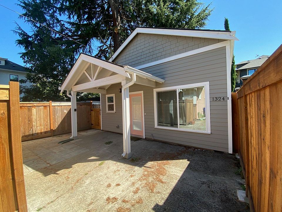 1st image of 1324 SE 31st Ave #B