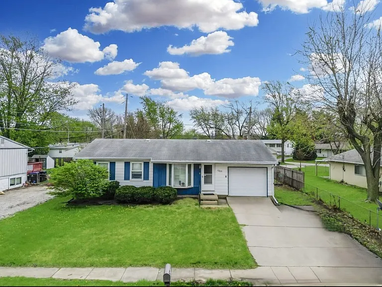 1203 Mount Vernon Dr — Photo 1