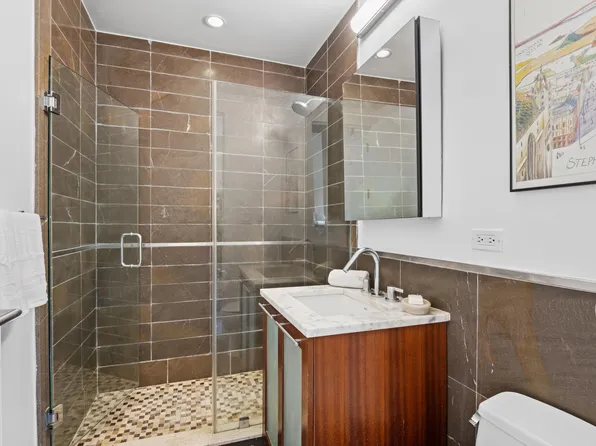 3585 Greystone Avenue image 9 of 11