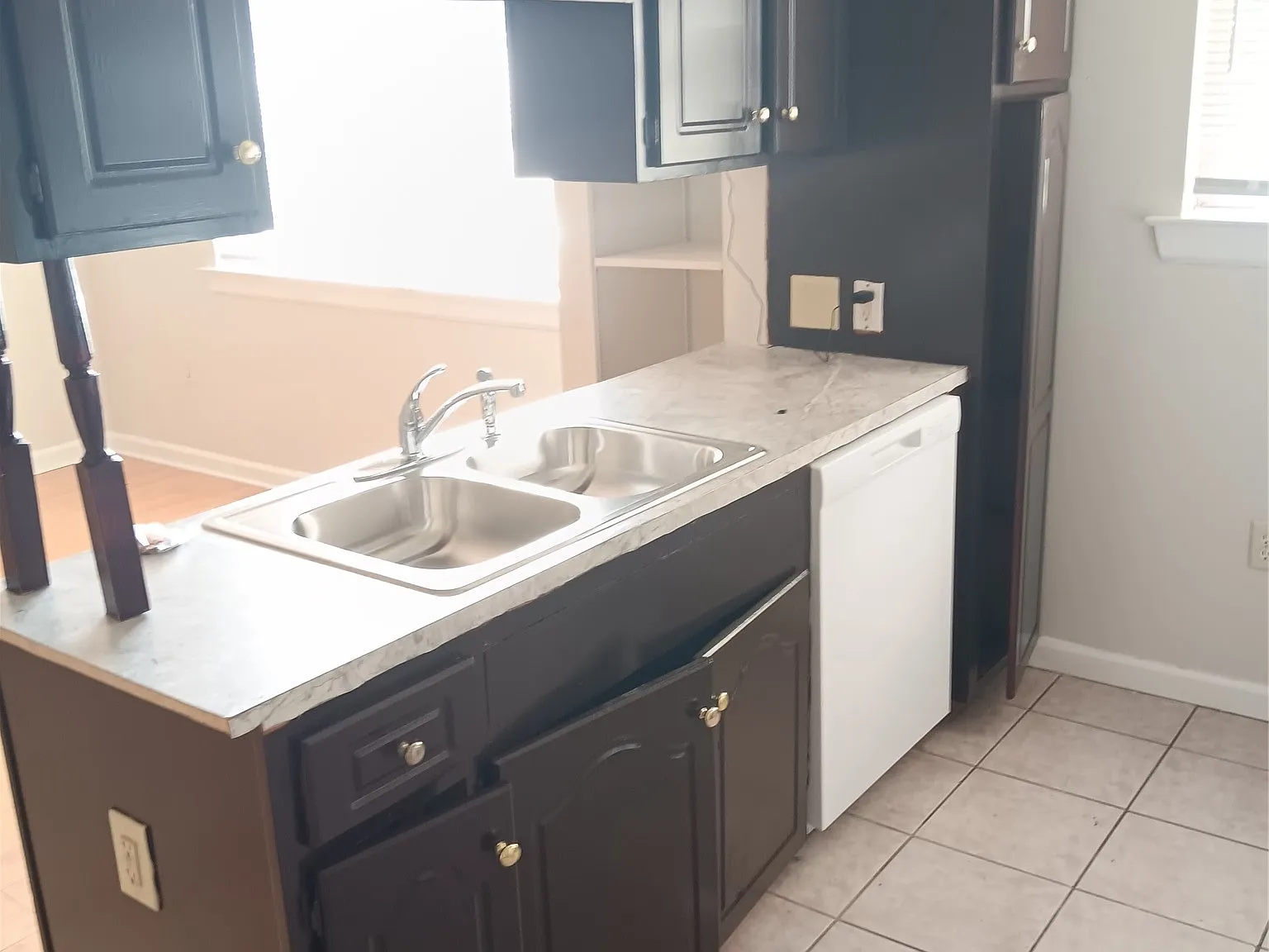 3 bed, 2.0 bath, 1239 sqft, $1,000 — Photo 4