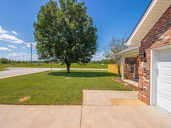 2nd image of 10 Nevada Ln