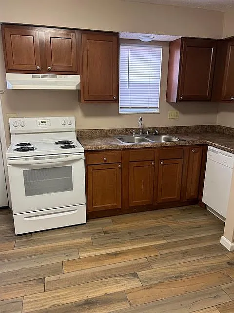 Building Photo - 4773 Rossmoor Pl