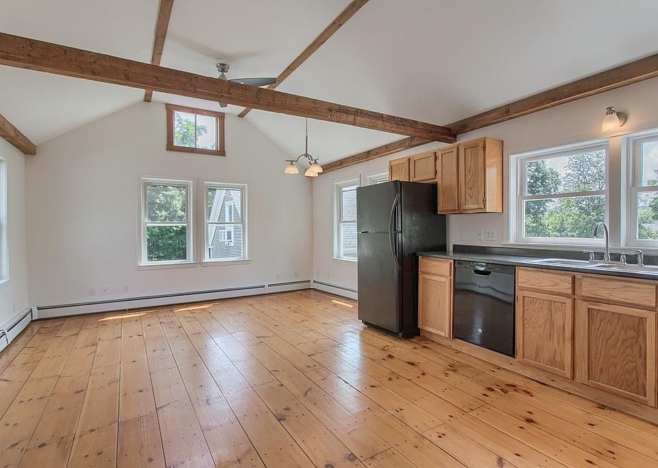 21 Court St Groton MA Zillow