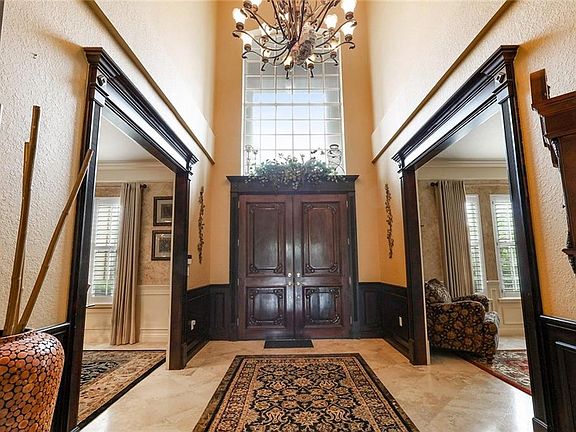 3rd image of 10671 Emerald Chase Dr