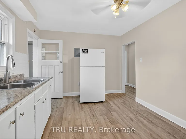 407 Peach Tree Ln #3 — Photo 10
