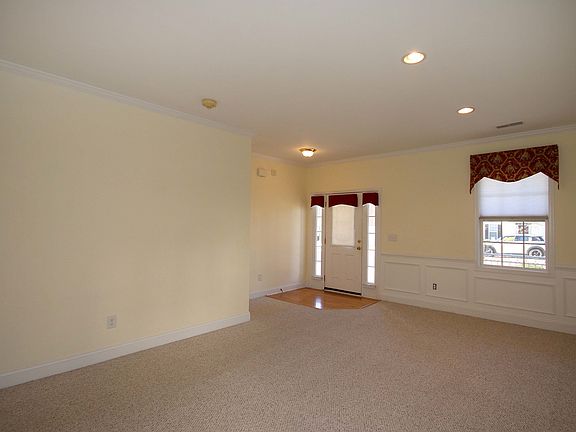 3rd image of 119 Trotter Ridge Dr