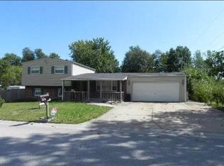 2956 Avon Dr, Saint Charles, MO 63303