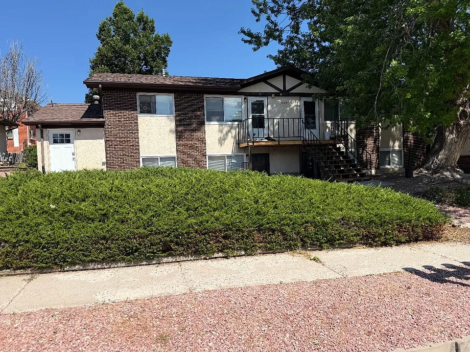 1805 Earlyview Ct