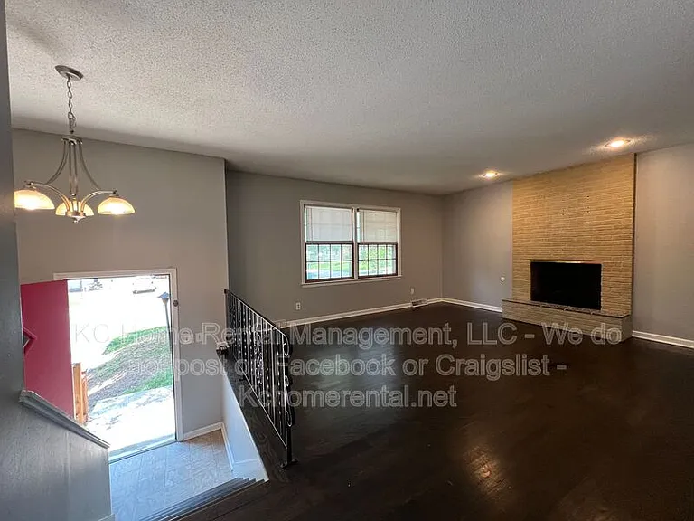 6708 W 71st Ter — Photo 14