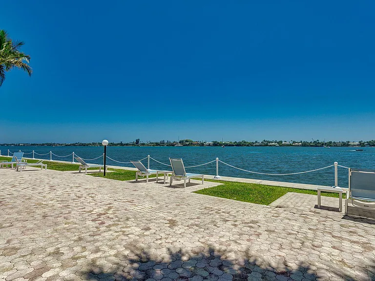 2800 N Flagler Dr #202 — Photo 28