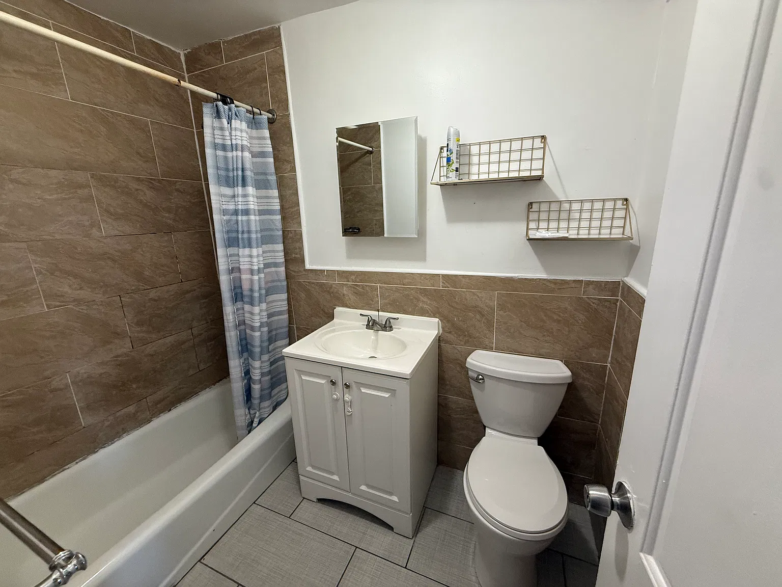 103 Van Cortlandt Park Ave — Photo 4