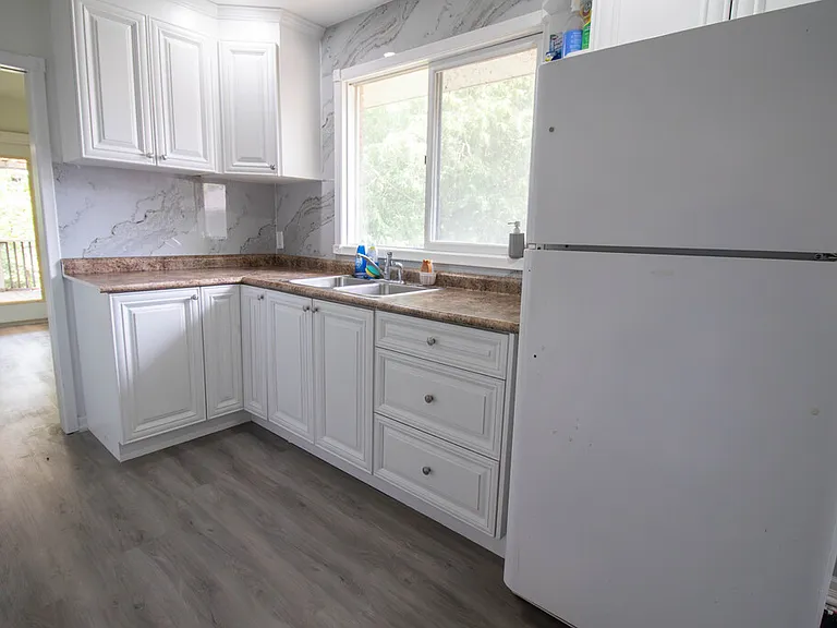 355 Glenridge Ave — Photo 4