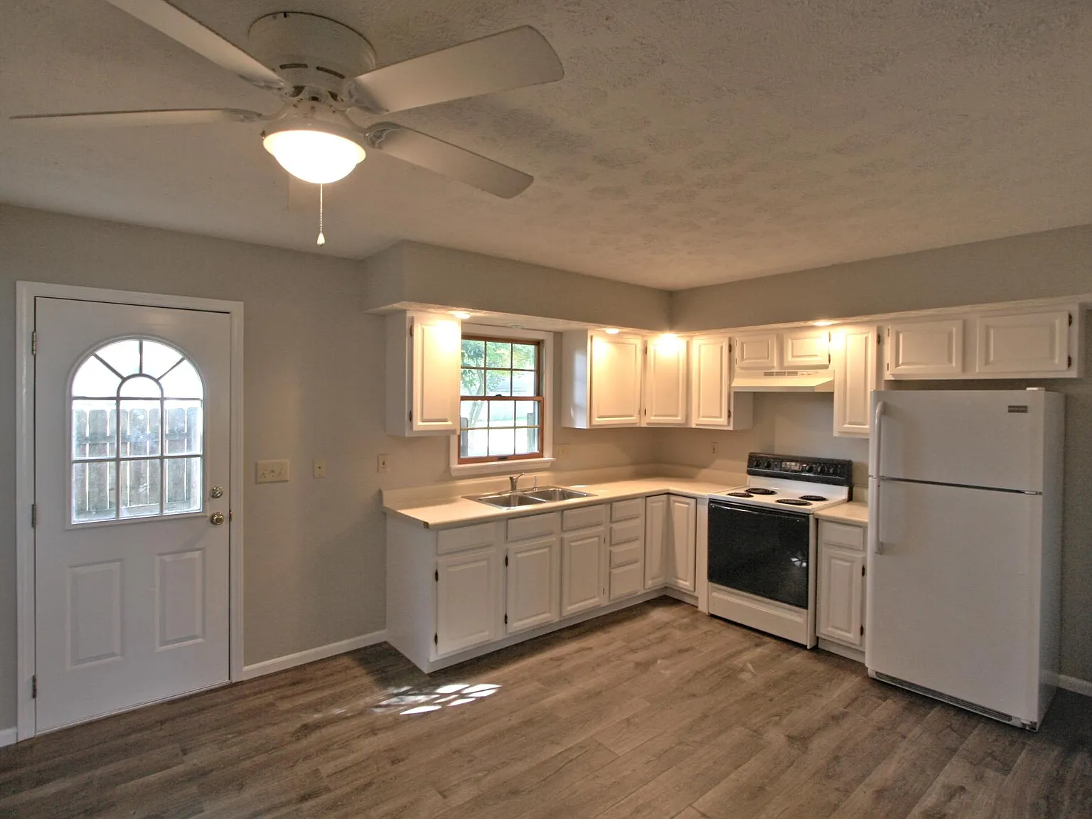 1020 S High St — Photo 2