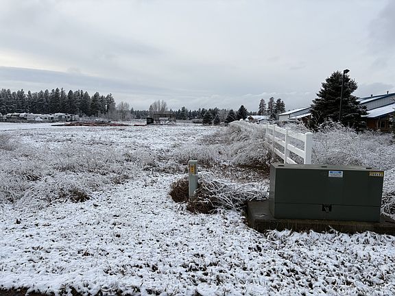3rd image of 76 Western Village Ln