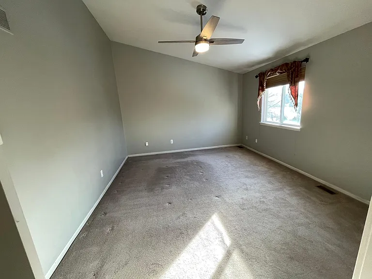 162 Easton Dr — Photo 14