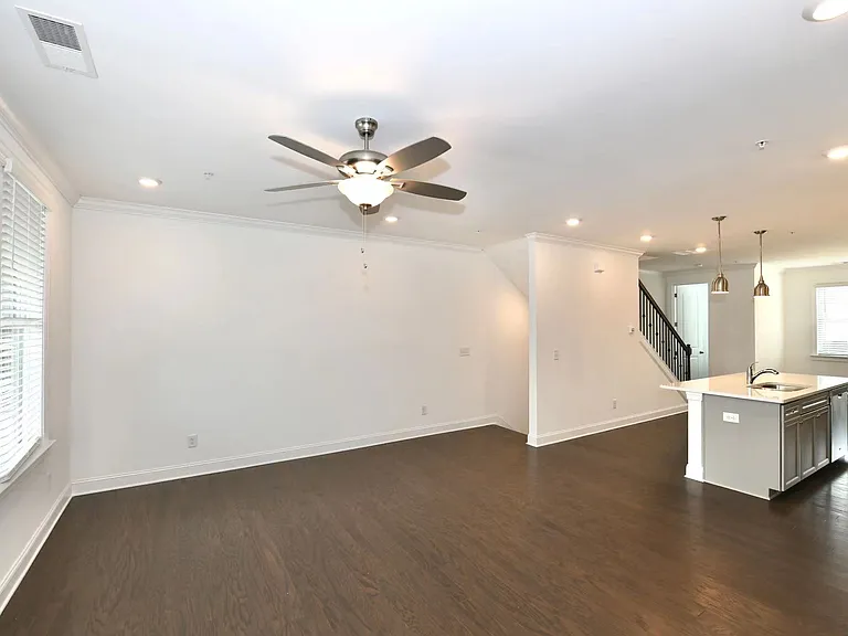 6574 Beacon Dr — Photo 7