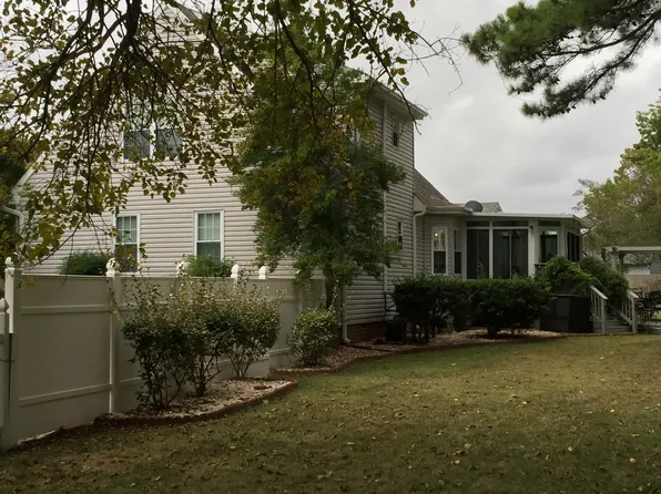 48 W River Point Dr, Hampton, VA 23669