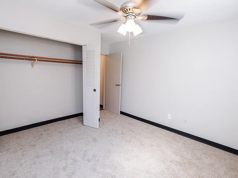 Hiawatha Court — Photo 25