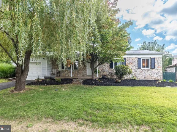 1331 Clover Ln, Feasterville Trevose, PA 19053