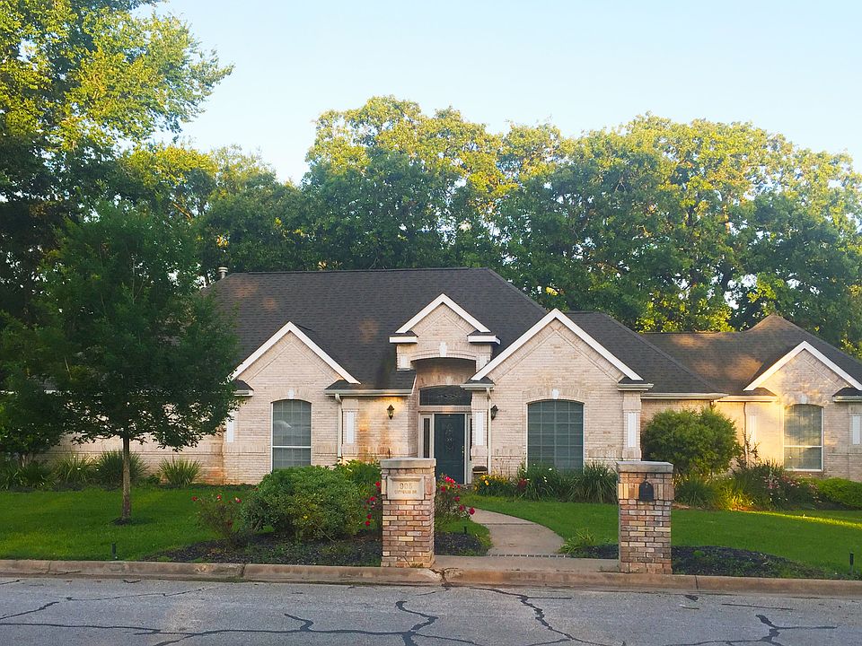 1st image of 905 Copperas Dr