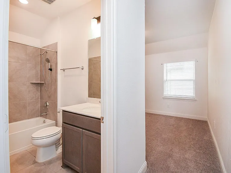 9406 Water Breeze Ct — Photo 15