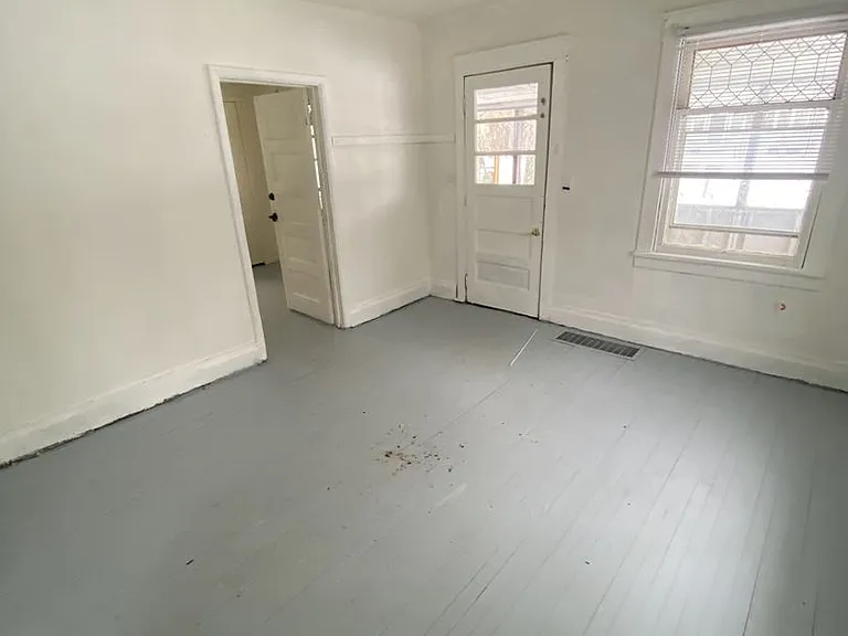 1701 Maple St — Photo 1