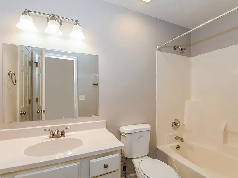 7548 Sycamore Grove Ct — Photo 19