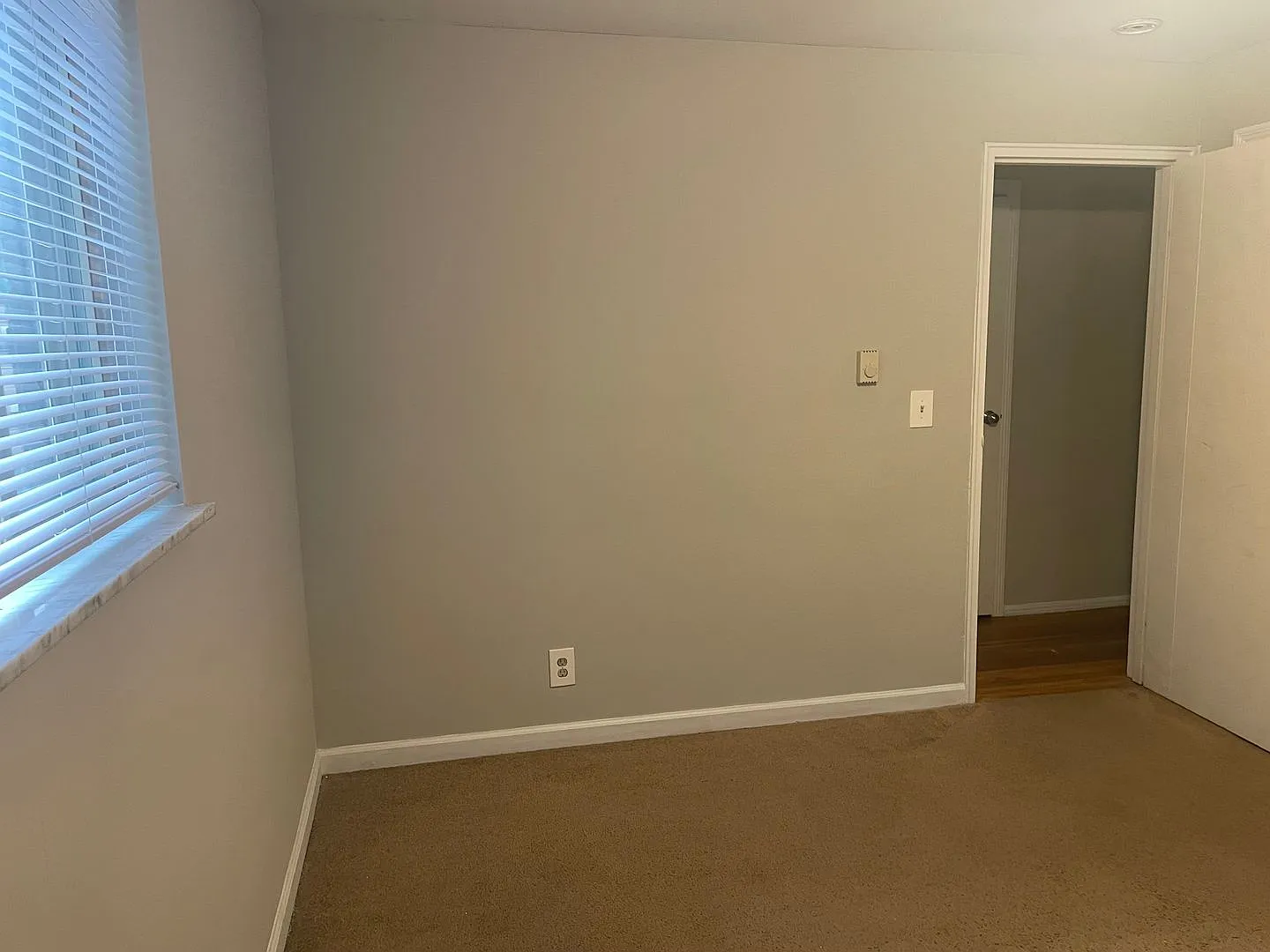 Lowell 566 — Photo 2