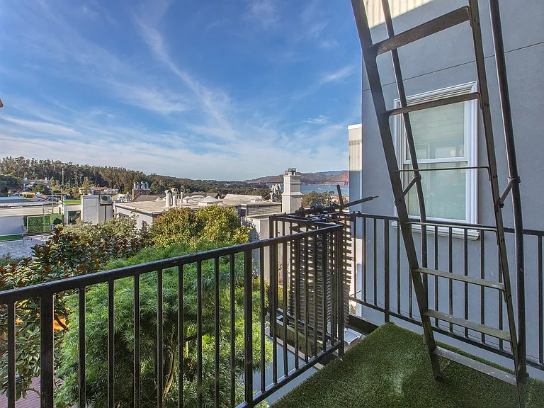 2621 Divisadero St #2 — Photo 8