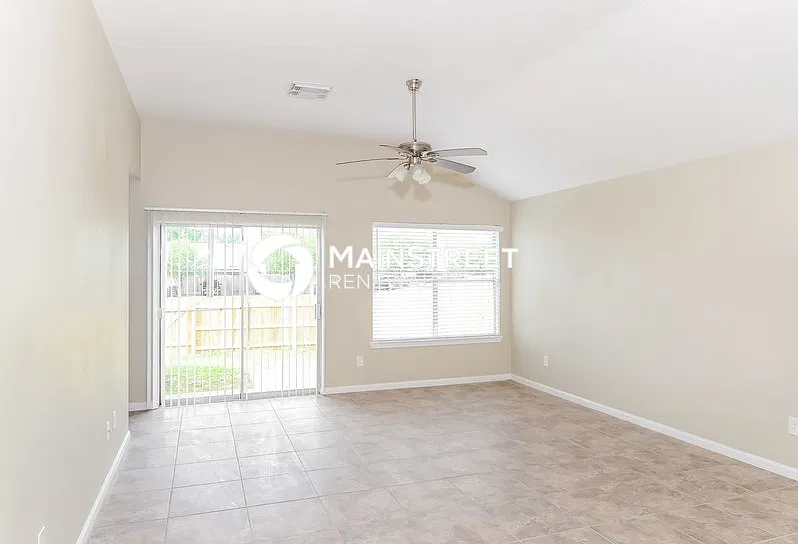 2127 Whittier Dr — Photo 4