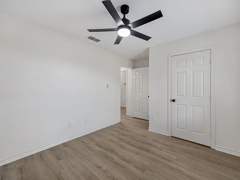 6914 County Road 1215 — Photo 18