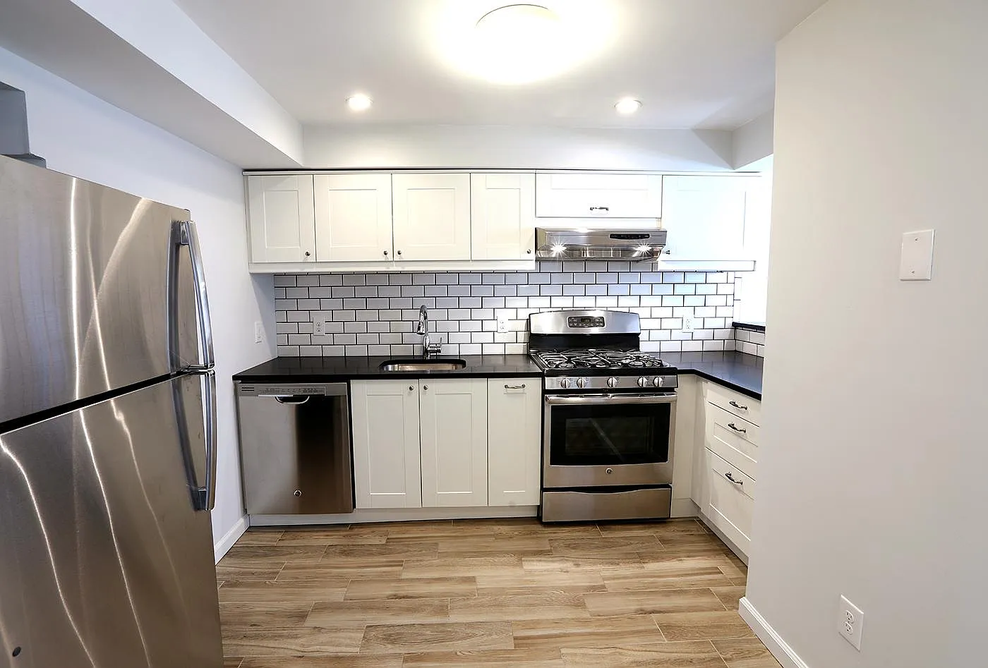 1 bed, 700 sqft, $2,750 — Photo 2