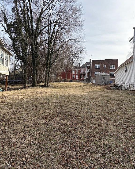 2nd image of 625 Oak St