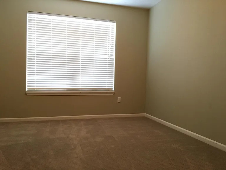 3313 Park Ridge Ln NE — Photo 5