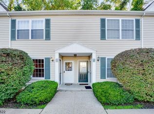 17 Hanover Sq, Middlesex, NJ 08846