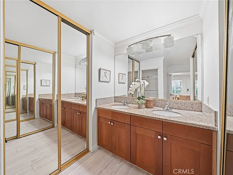 185 Streamwood — Photo 12