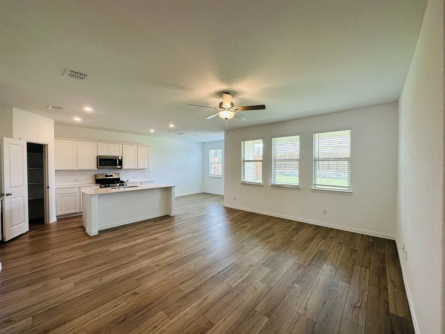 Do Not Miss Beautiful single-story home in Preserve at Honey Creek — Photo 3