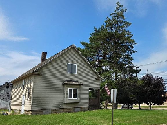 2nd image of 16256 Broadway Ave