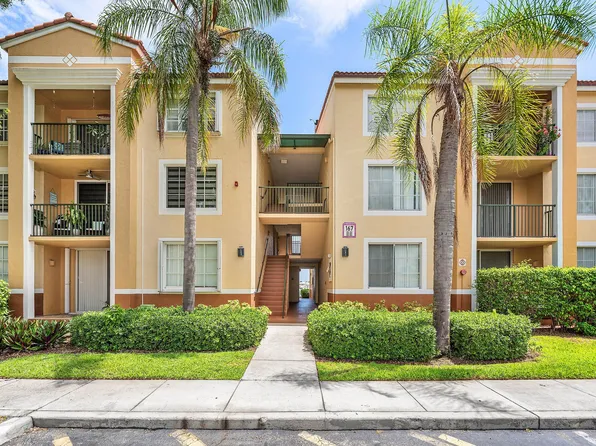 167 Yacht Club Way #205, Hypoluxo, FL 33462