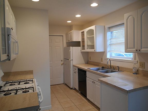 2nd image of 1122 Belleview Dr