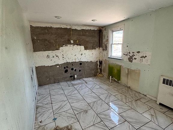 3rd image of 1244 E Cardeza St