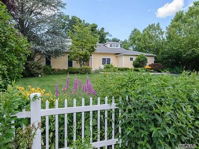1st image of 33 Victor Ln