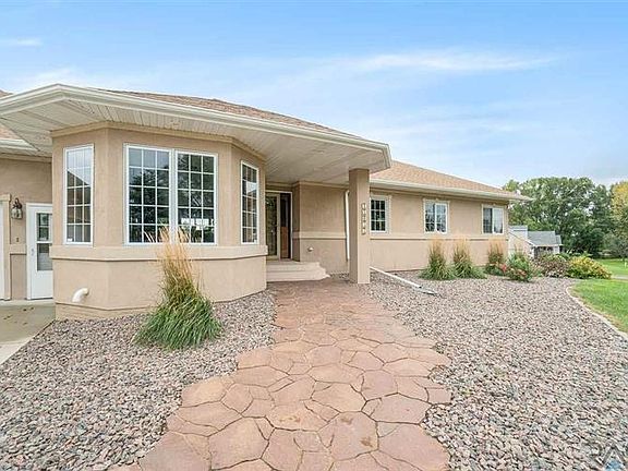 5th image of 48035 Snowbird Cir
