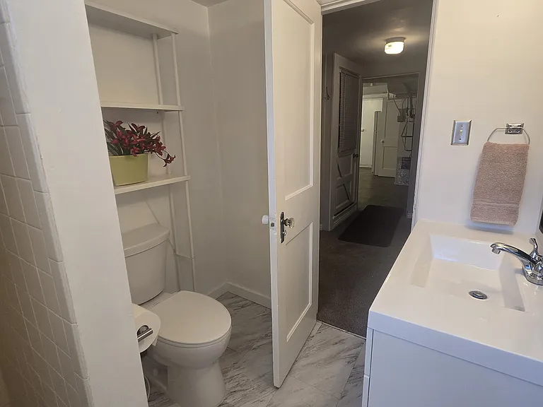 1630 Perry St #B — Photo 10