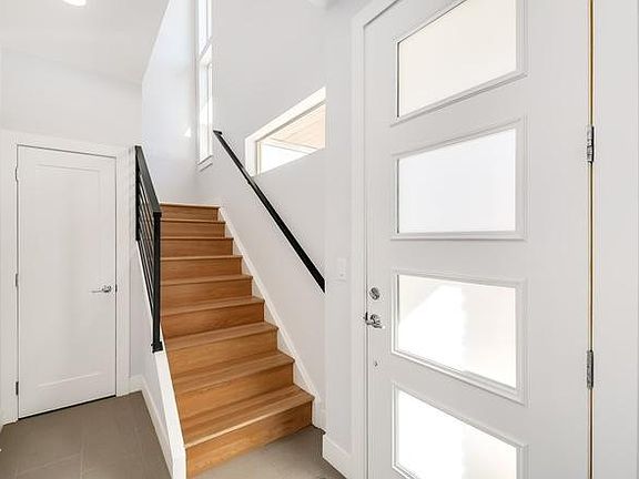 Foyer and coat closet