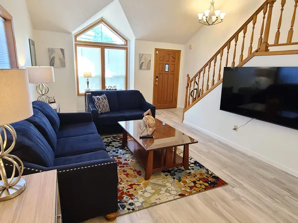 547 NE 27th St, McMinnville, OR 97128