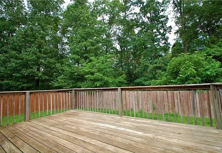 1505 Crescent St — Photo 8