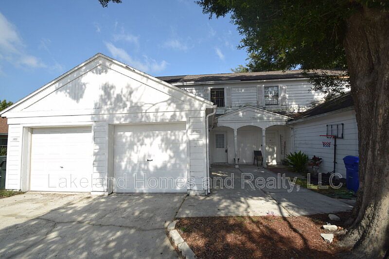 1st image of 1821 Crystal Grove Dr